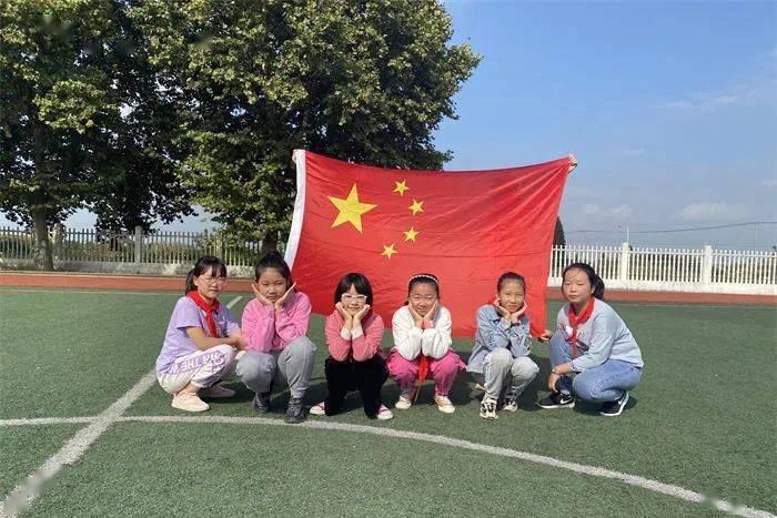 贾玲为“二次创业”拼尽全力